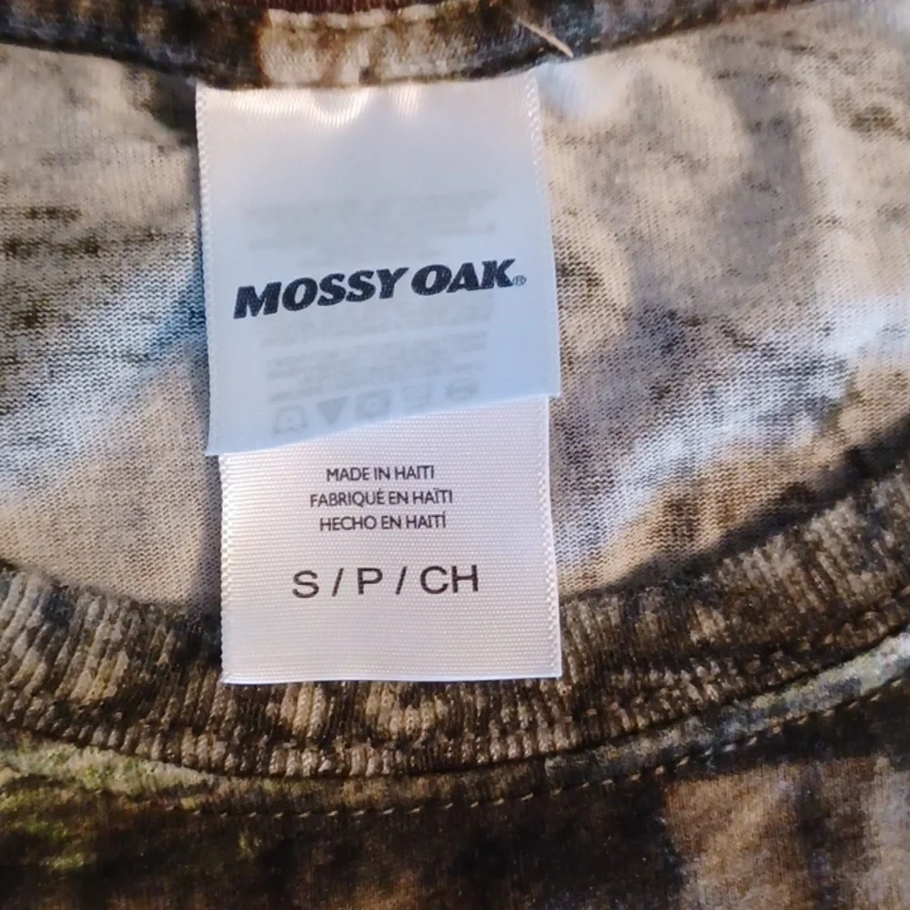 MOSSY OAK CAMO, LONG SLEEVE SHIRT, SIZE SMALL YOUTH. - Picture 4 of 6